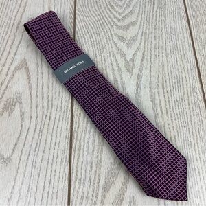 631 - Michael Kors Linked Neat Tie Coral 630 2MKC24-1023 Silk Blend $69.50